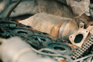 【DPF】フィルター交換の時期・費用を解説！洗浄との比較も